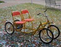 Велосипед за възрастни с четири колела