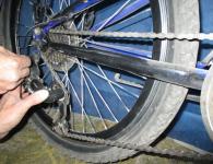 Kaip dviratyje sumontuoti galinį pavarų perjungiklį?