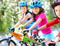 Si ta mësoni një fëmijë të ngasë një biçikletë?
